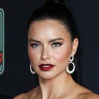 Adriana Lima Nua