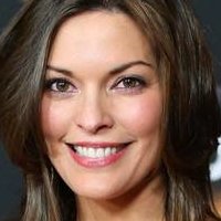Alana De La Garza Nua