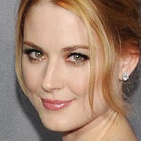 Alexandra Breckenridge Nua