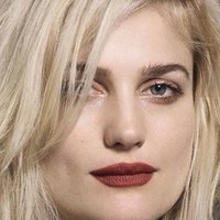 Alison Sudol Nua