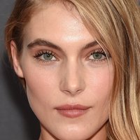 Allegra Carpenter Nua