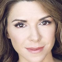 Amy Pietz Nua