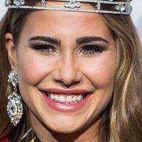 Anahita Rehbein Nua