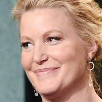 Anna Gunn Nua
