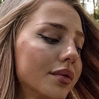 Anya Hryshchenko Nua