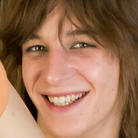 April Gillespie Nua
