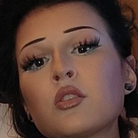 Ari Hartless Nua