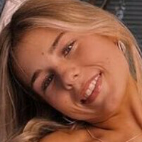 arianaelisewhite Nua