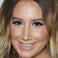Ashley Tisdale Nua