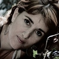 Astrid Combes Nua