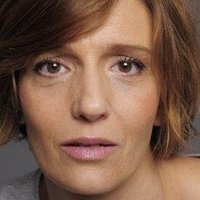 Beatriz Batarda Nua