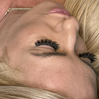 Blondiluvsanal Nua