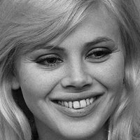 Britt Ekland Nua