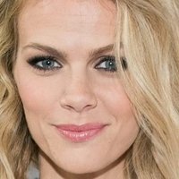 Brooklyn Decker Nua
