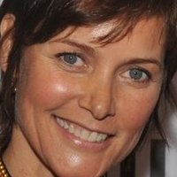 Carey Lowell Nua
