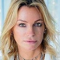Caroline Neron Nua