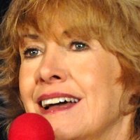 Catherine Hicks Nua