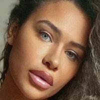Chanelle Mauricette Nua
