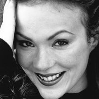 Charlotte Chatton Nua