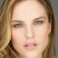 Chloe Brooks Nua