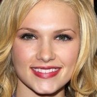Claudia Lee Nua