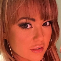 Danielle Nicholls Nua