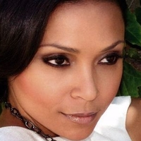 Danielle Nicolet Nua
