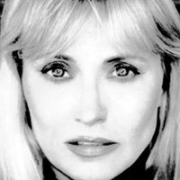 Darlanne Fluegel Nua