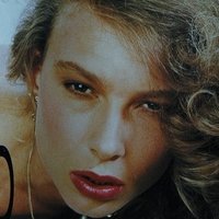 Deidre Holland Nua
