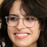 Desiree Akhavan Nua