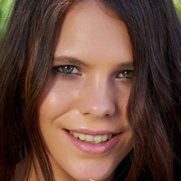 Elena Max Nua