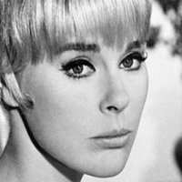 Elke Sommer Nua