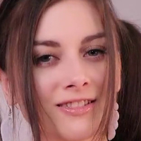 Ellie Idol Nua