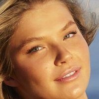 Ellie Thumann Nua