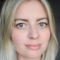 Elyse Willems Nua