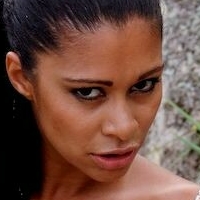 Emanuelle Diniz Nua
