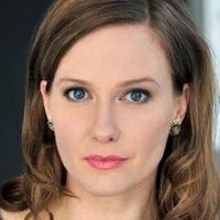 Emily Holmes Nua
