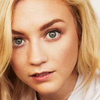 Emily Kinney Nua