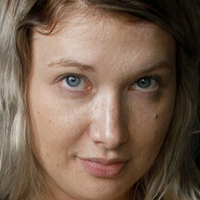 Emily Right Nua