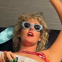 Emmy Legs Nua