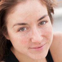 Erin Karpluk Nua