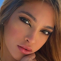 Eva Cadiza Nua