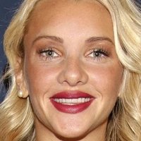 Evelyn Burdecki Nua
