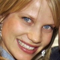 Finja Martens Nua