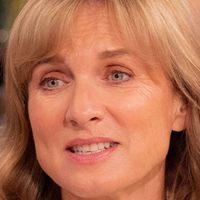 Fiona Bruce Nua