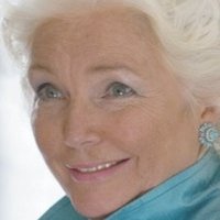 Fionnula Flanagan Nua