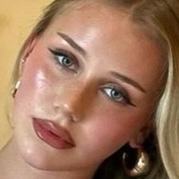 Gina-Maria Laitschek Nua