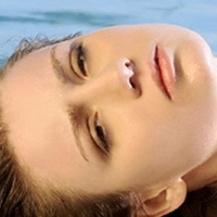 Gizem Karaca Nua