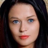 Gloria Davis Nua