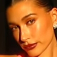 Hailey Baldwin Bieber Nua